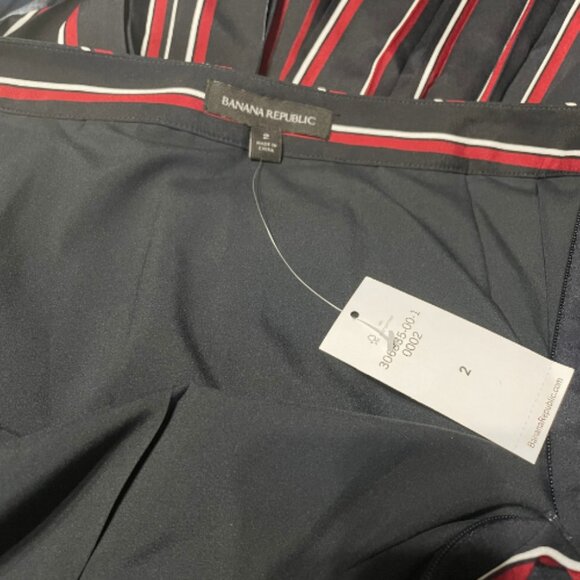 Banana Republic NWT Pleated Stripe Skirt - Size 2 - Preppy Tailored - Navy & Red - Picture 3 of 4